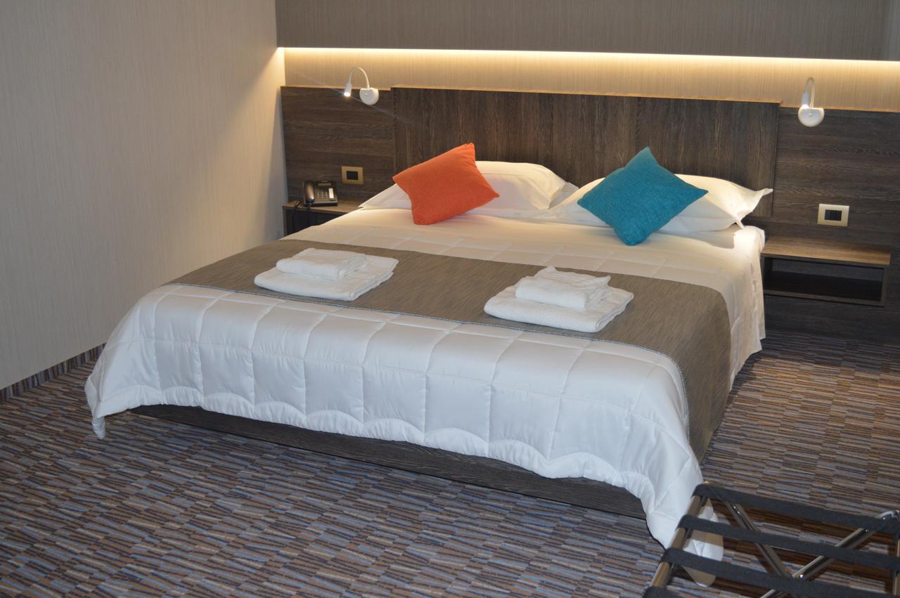 Hotel Enjoy Polesella Kültér fotó