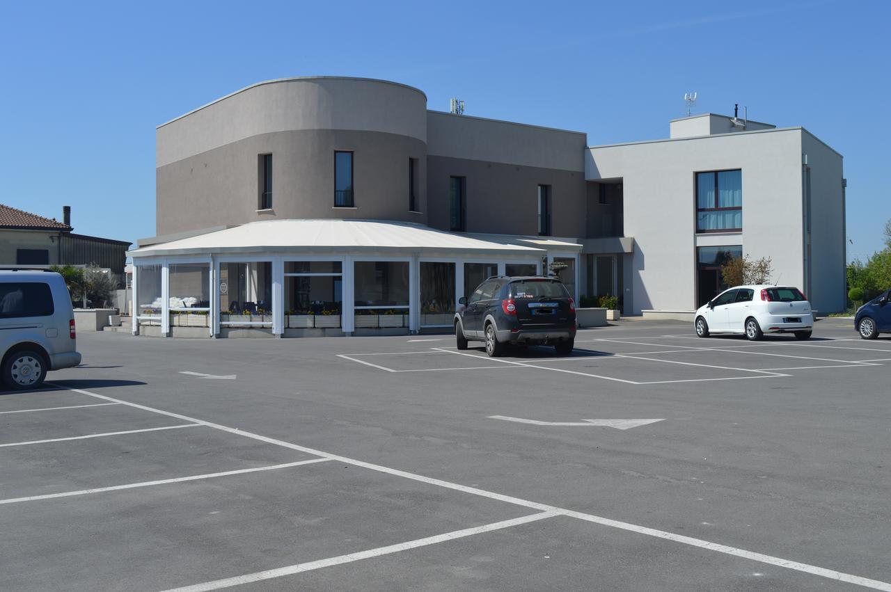 Hotel Enjoy Polesella Kültér fotó